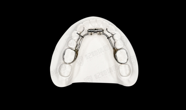 下颌支架式扩弓矫治器