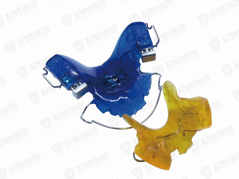 152-Twin block 扩弓型可调式双阻板矫治器.jpg